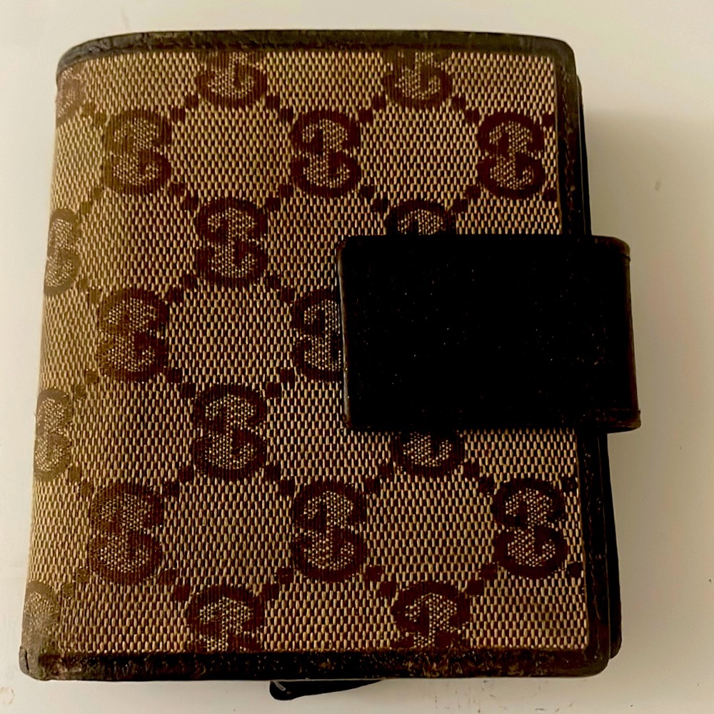 Used Gucci wallet with coin purse